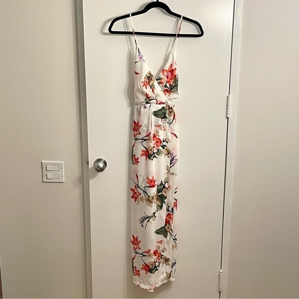 Dress Forum Los Angeles White Floral Maxi